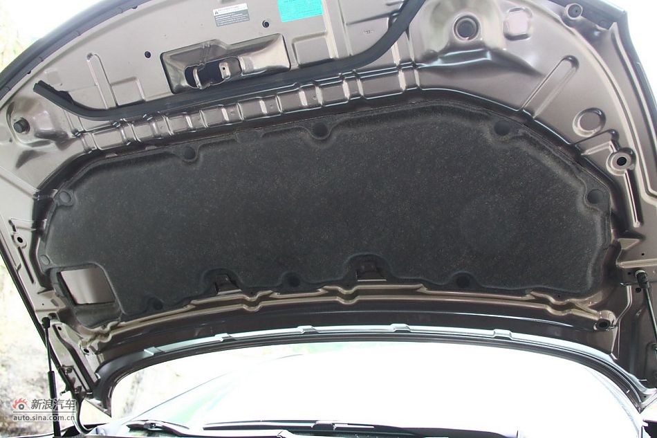 东风日产楼兰引擎与底盘