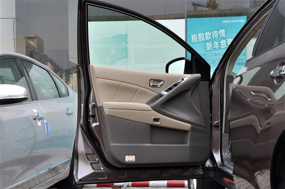 Murano 2011款 3.5L CVT 座椅空间