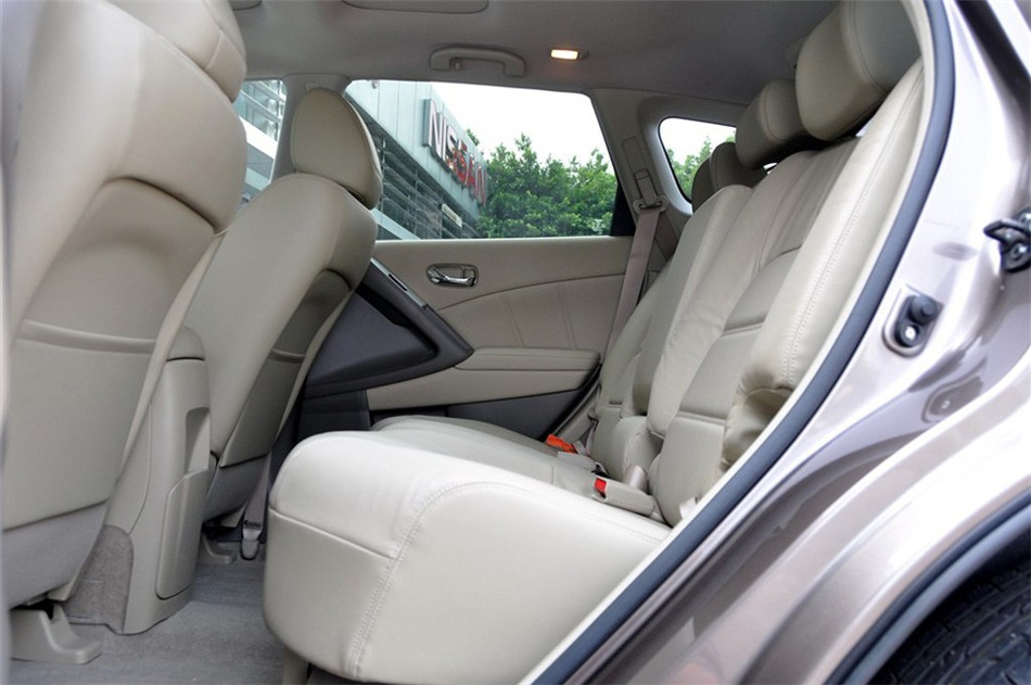 Murano 2011款 3.5L CVT 座椅空间