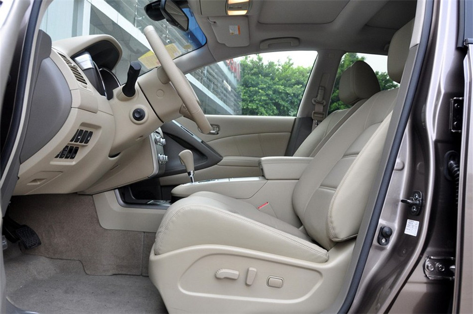Murano 2011款 3.5L CVT 座椅空间