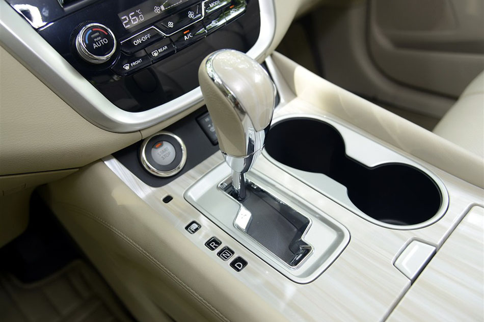 2015款 2.5T S/C HEV XV 四驱混动旗舰版 内饰