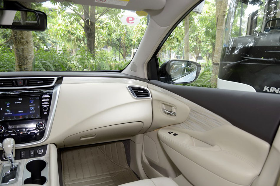 2015款 2.5T S/C HEV XV 四驱混动旗舰版 内饰