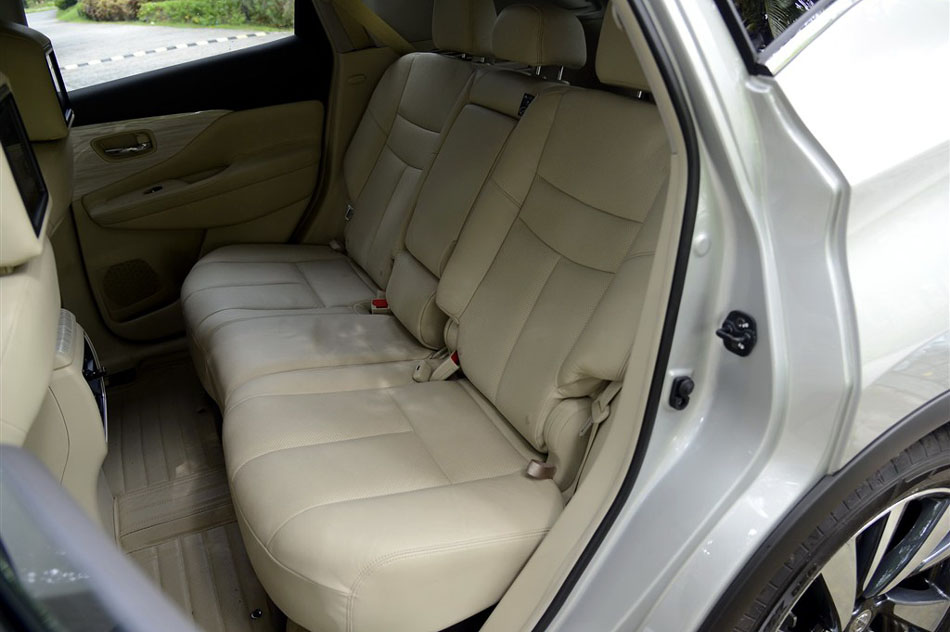 2015款 2.5T S/C HEV XV 四驱混动旗舰版 座椅