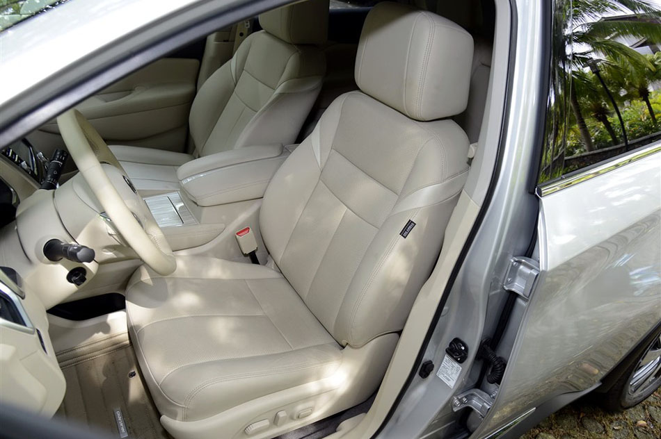 2015款 2.5T S/C HEV XV 四驱混动旗舰版 座椅