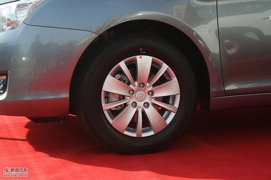 华泰首款轿车B11