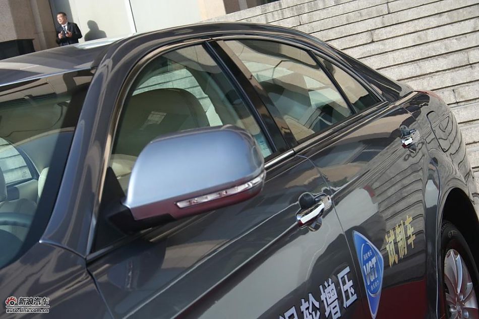 华泰首款轿车B11