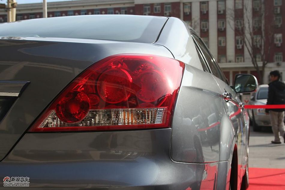 华泰首款轿车B11