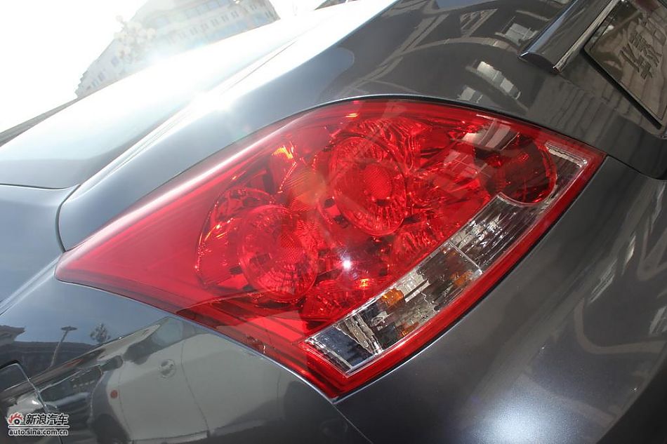 华泰首款轿车B11