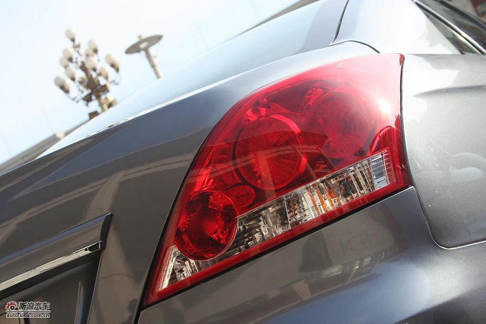 华泰首款轿车B11