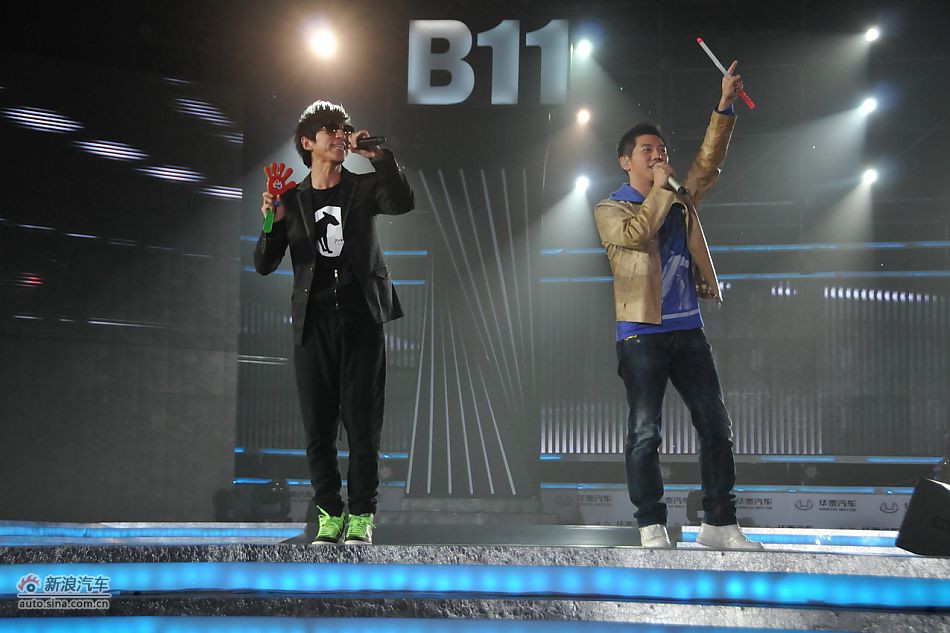 著名组合羽泉献歌