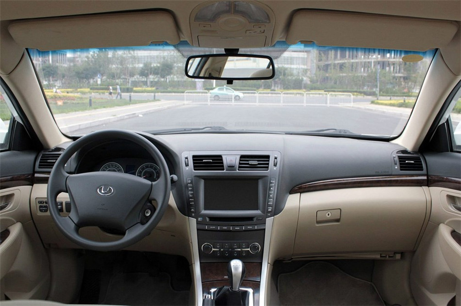 2011款 1.8T MT 舒适汽油版 内饰