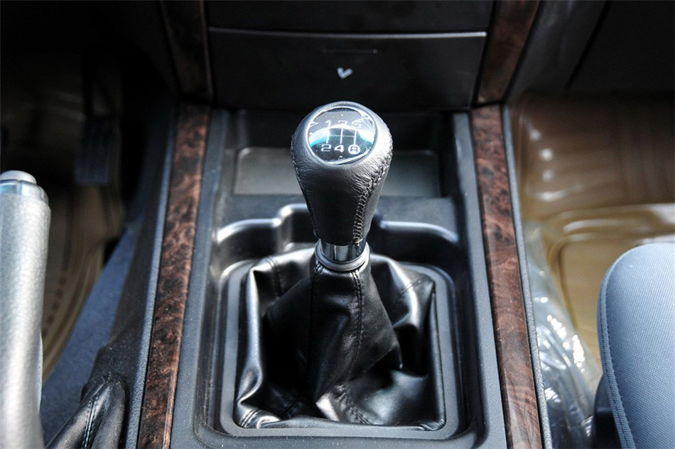 2011款 2.0L 精英版 内饰