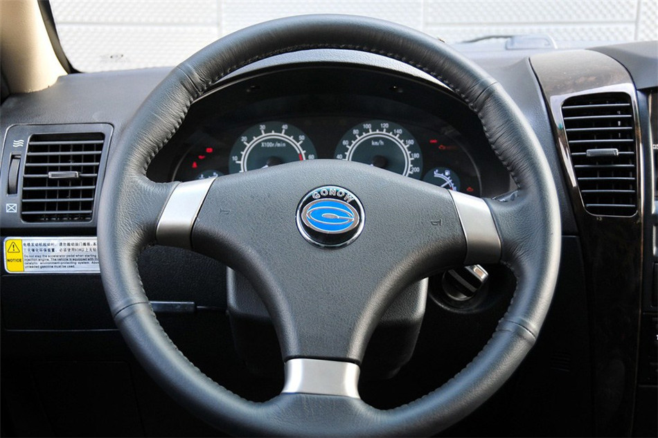 2011款 2.0L 精英版 内饰