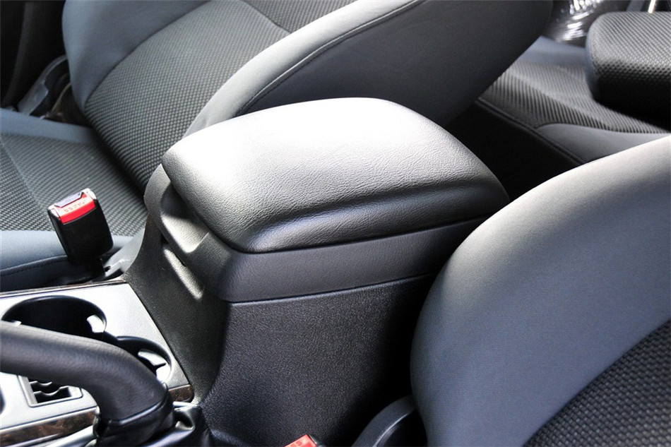 2011款 2.0L 精英版 座椅空间