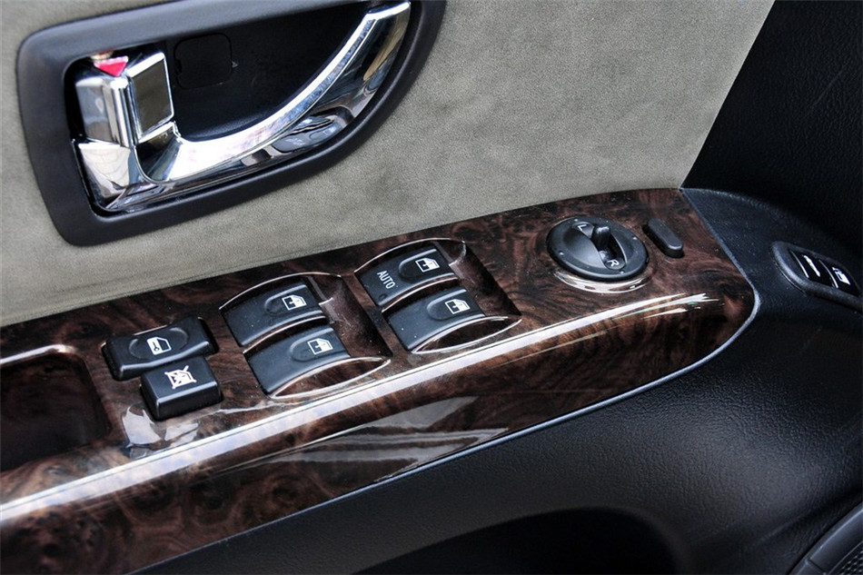 2011款 2.0L 精英版 座椅空间