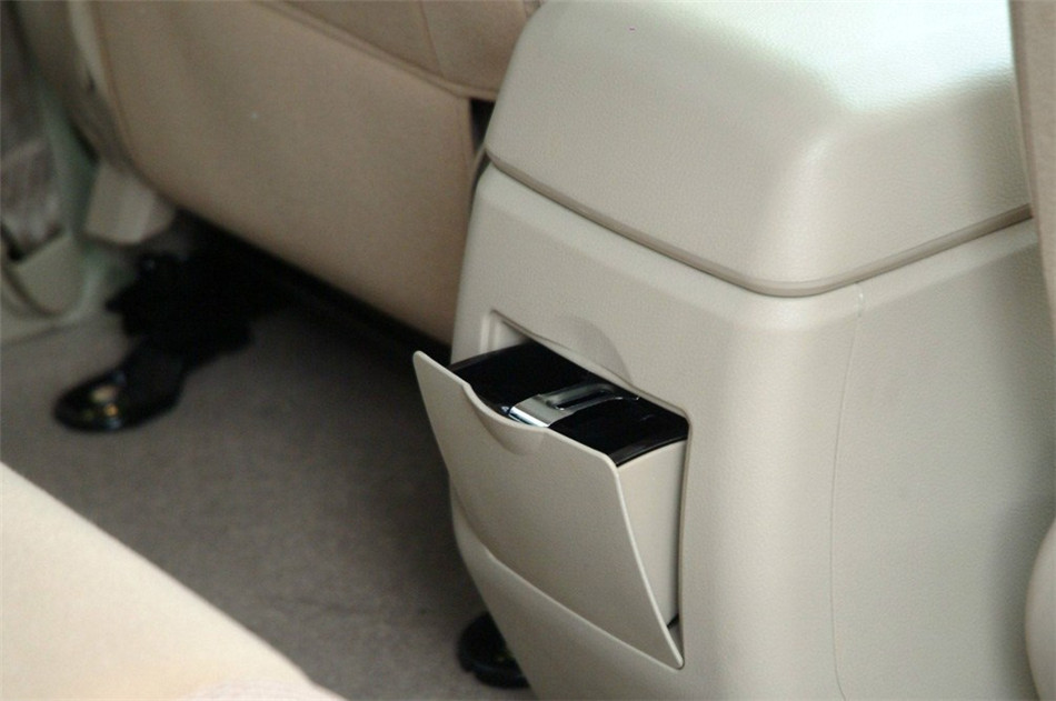 2012款 2.0L MT 精英版 座椅空间