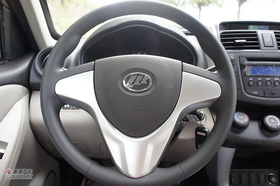 力帆X60内饰整体