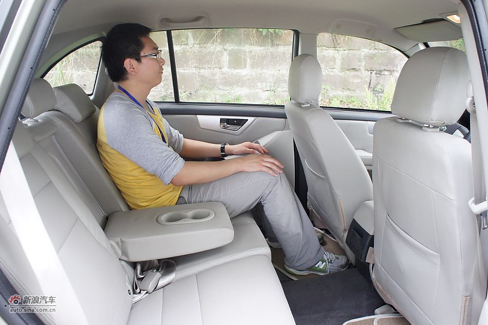 力帆X60座椅空间