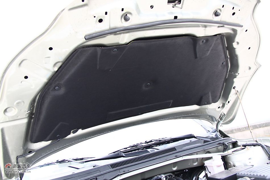 力帆X60发动机及底盘