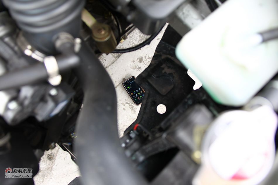 力帆X60发动机及底盘