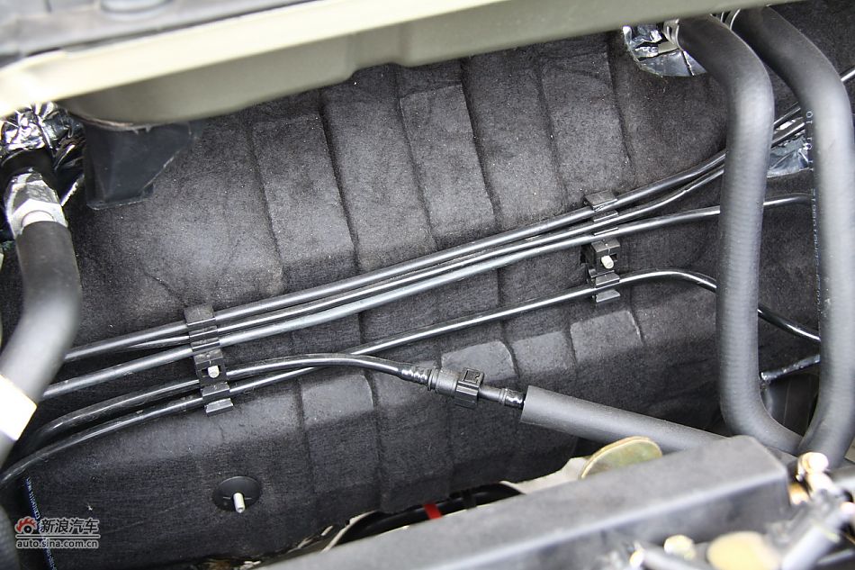 力帆X60发动机及底盘