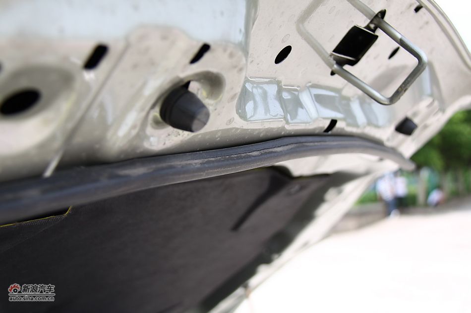 力帆X60发动机及底盘