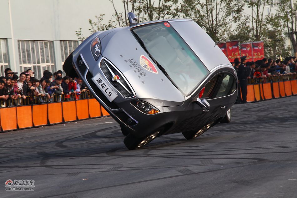 莲花L5特技表演