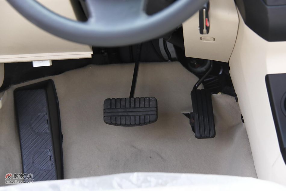 莲花L5 Sportback 1.6L车型内饰