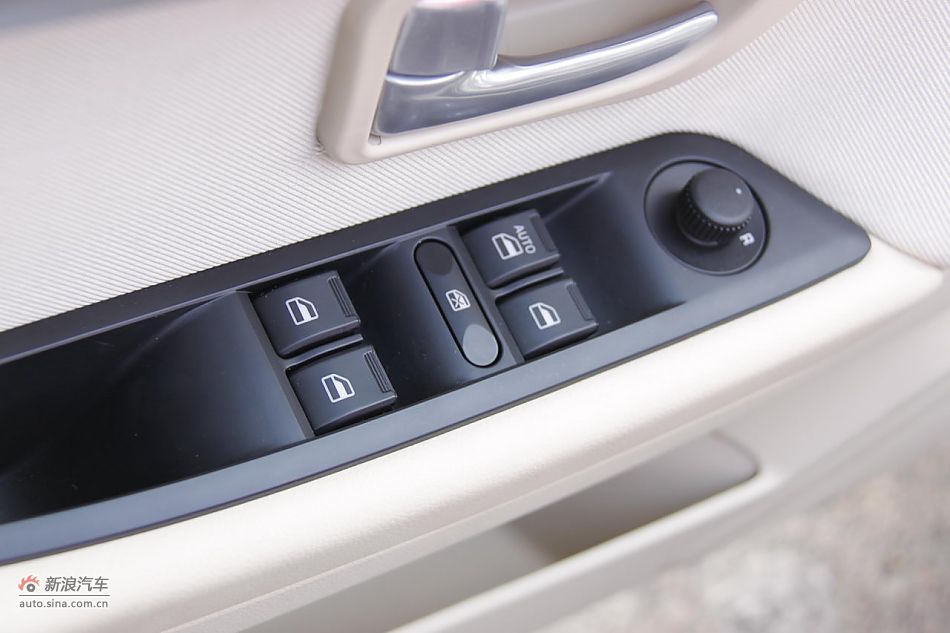 莲花L5 Sportback 1.6L车型内饰