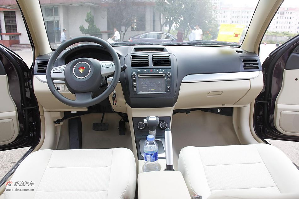 莲花L5 Sportback 1.6L车型内饰