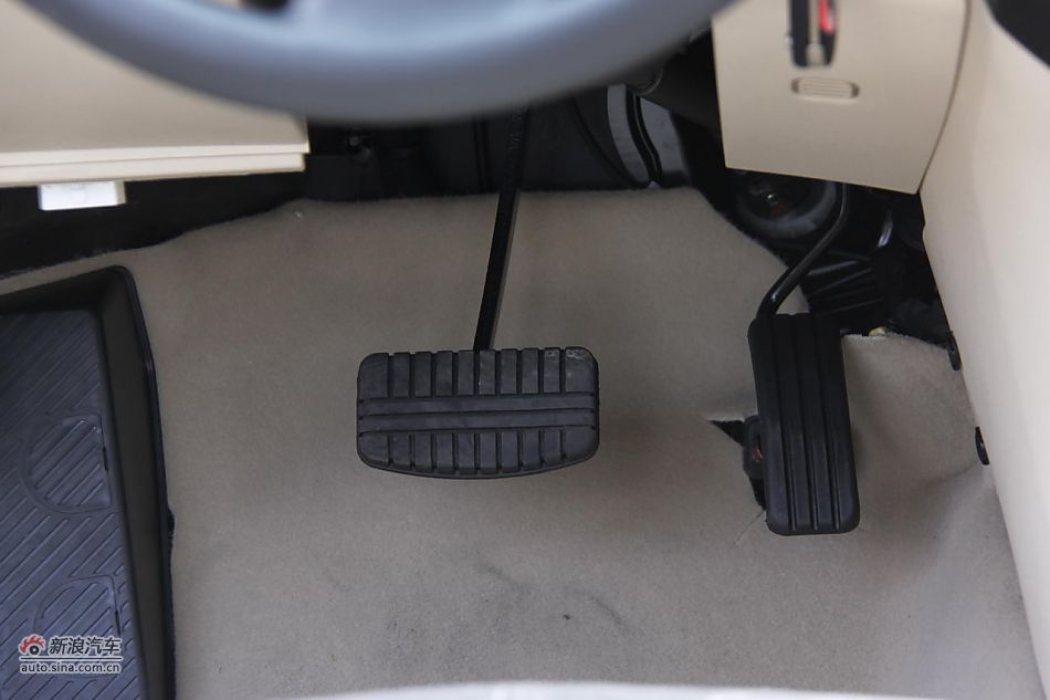 莲花L5 Sportback 1.6L车型内饰