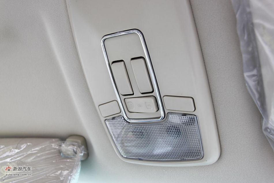 莲花L5 Sportback 1.6L车型内饰