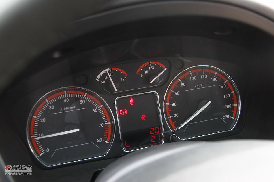 莲花L5 Sportback 1.6L车型内饰