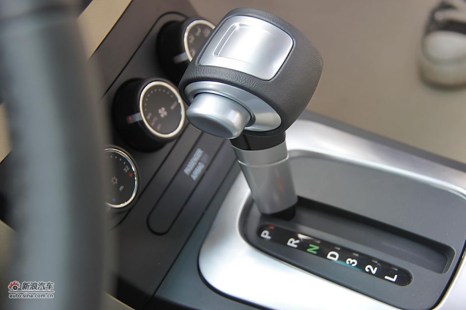 莲花L5 Sportback 1.6L车型内饰