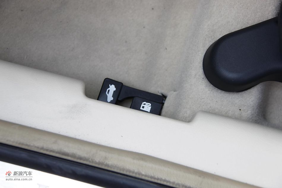 莲花L5 Sportback 1.6L车型内饰