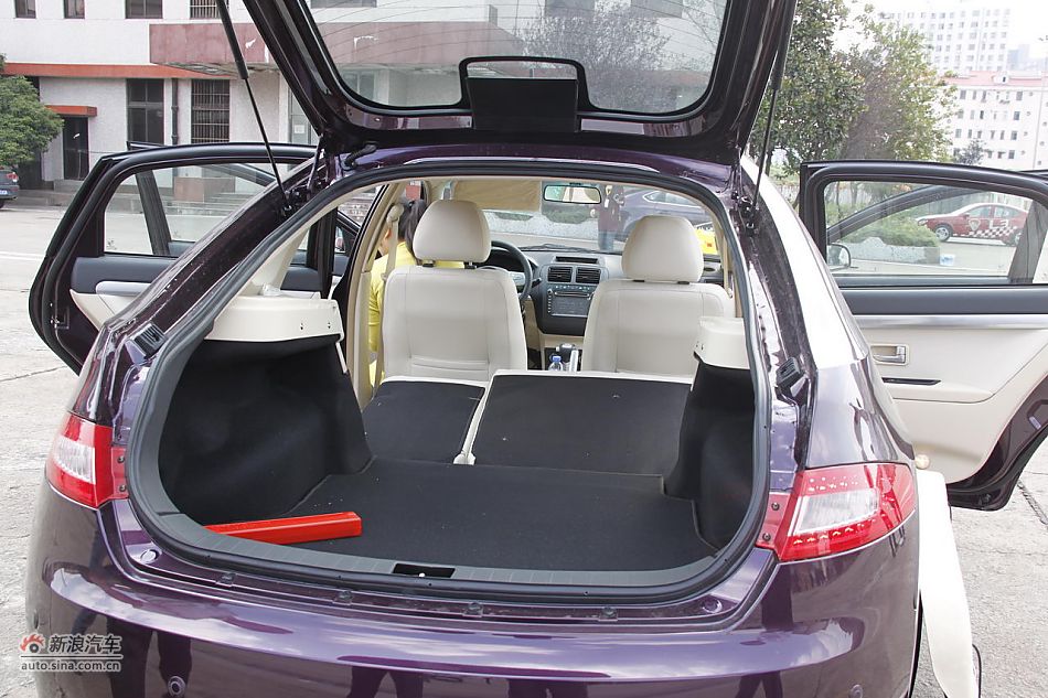 莲花L5 Sportback 1.6L车型乘坐空间