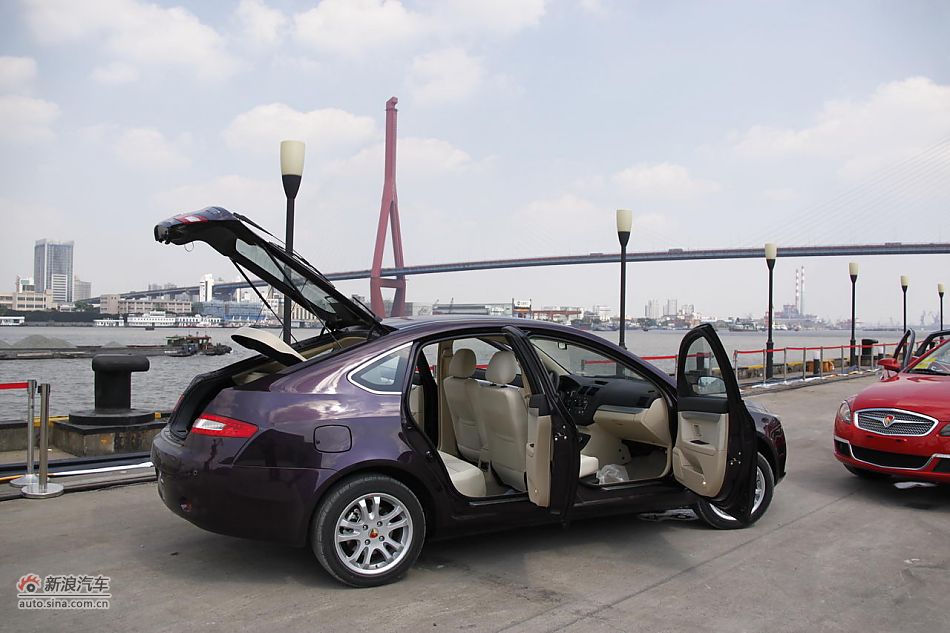 莲花L5 Sportback 1.6L车型乘坐空间
