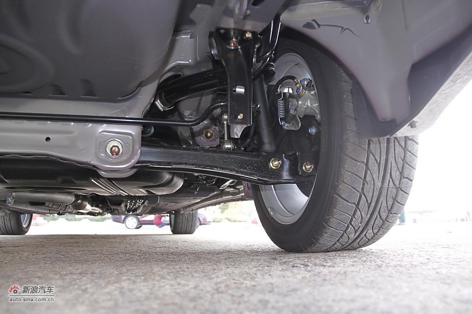 莲花L5 Sportback 1.6L车型引擎底盘