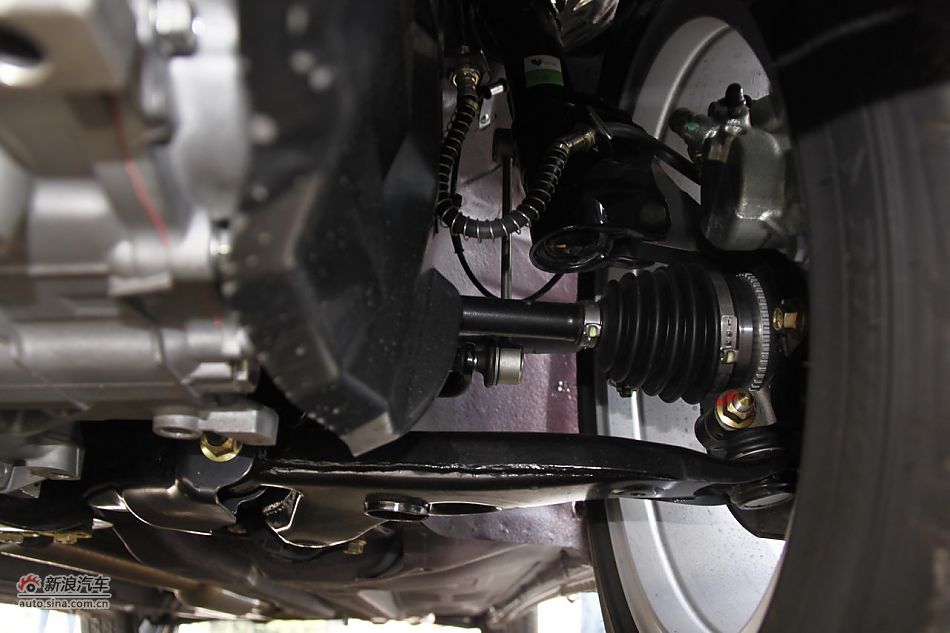 莲花L5 Sportback 1.6L车型引擎底盘