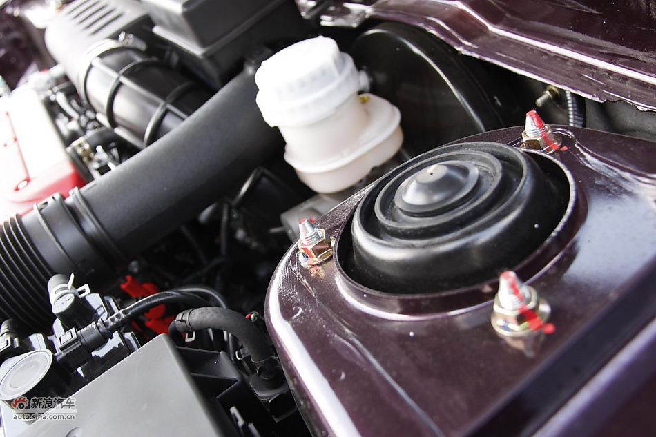 莲花L5 Sportback 1.6L车型引擎底盘