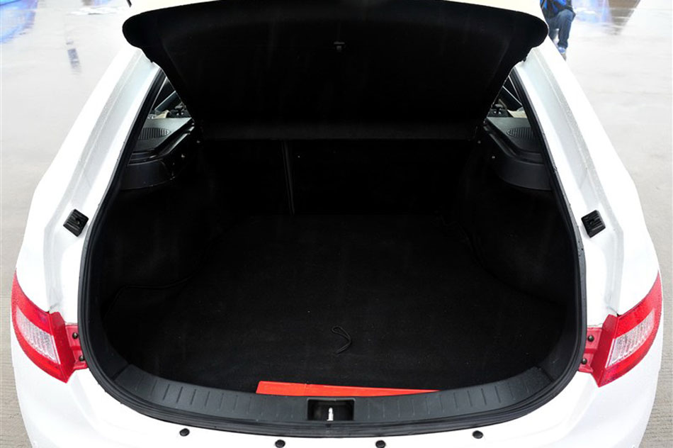 2013款莲花L5 GT两厢1.6L自动精英型