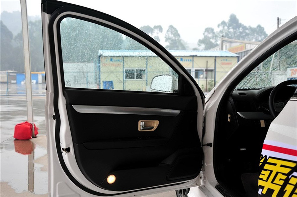 2013款莲花L5 GT两厢1.6L自动精英型