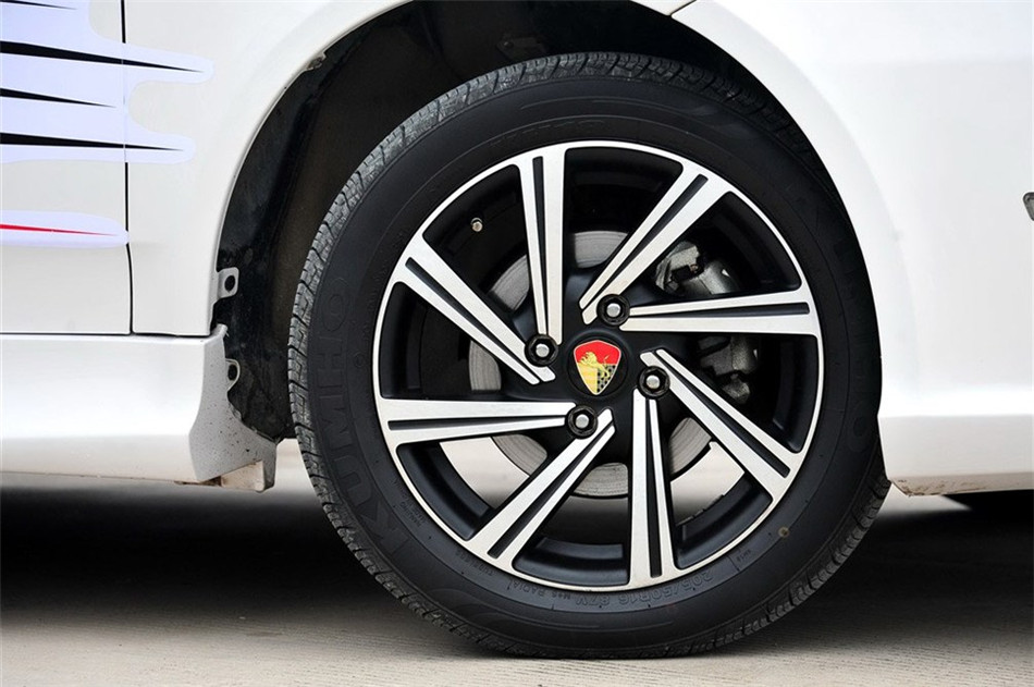 2013款莲花L5 GT两厢1.6L自动精英型