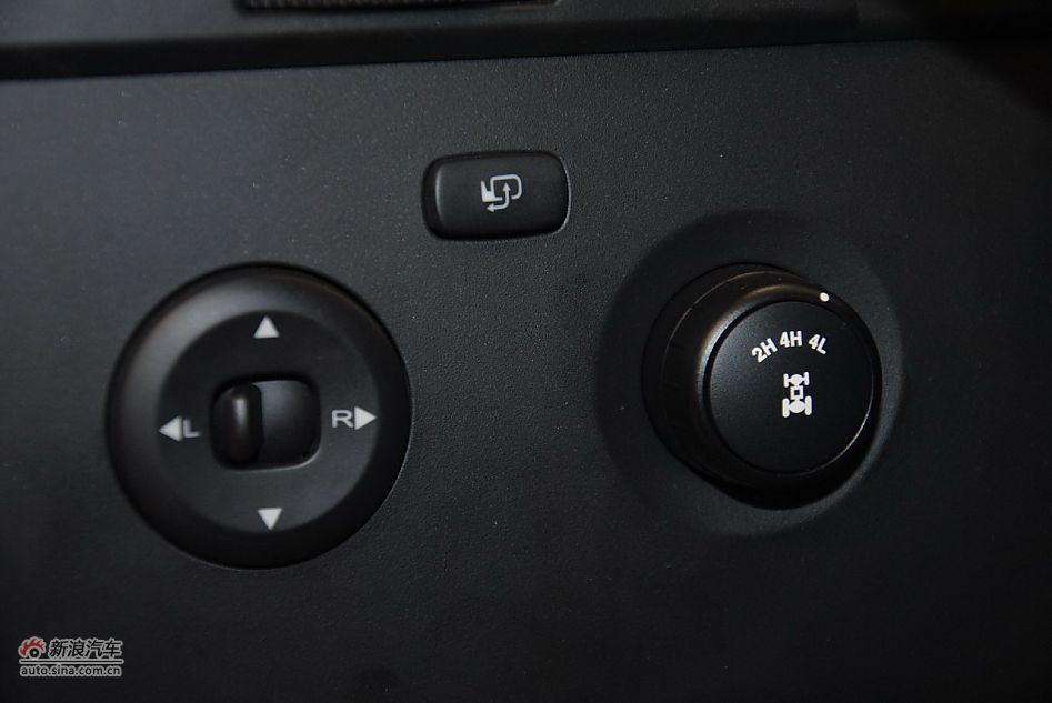 2012款荣威W5 3.2L自动四驱尊域版