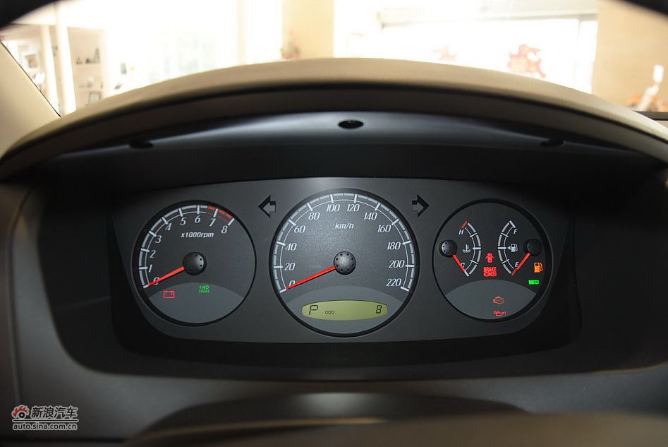 2012款荣威W5 3.2L自动四驱尊域版