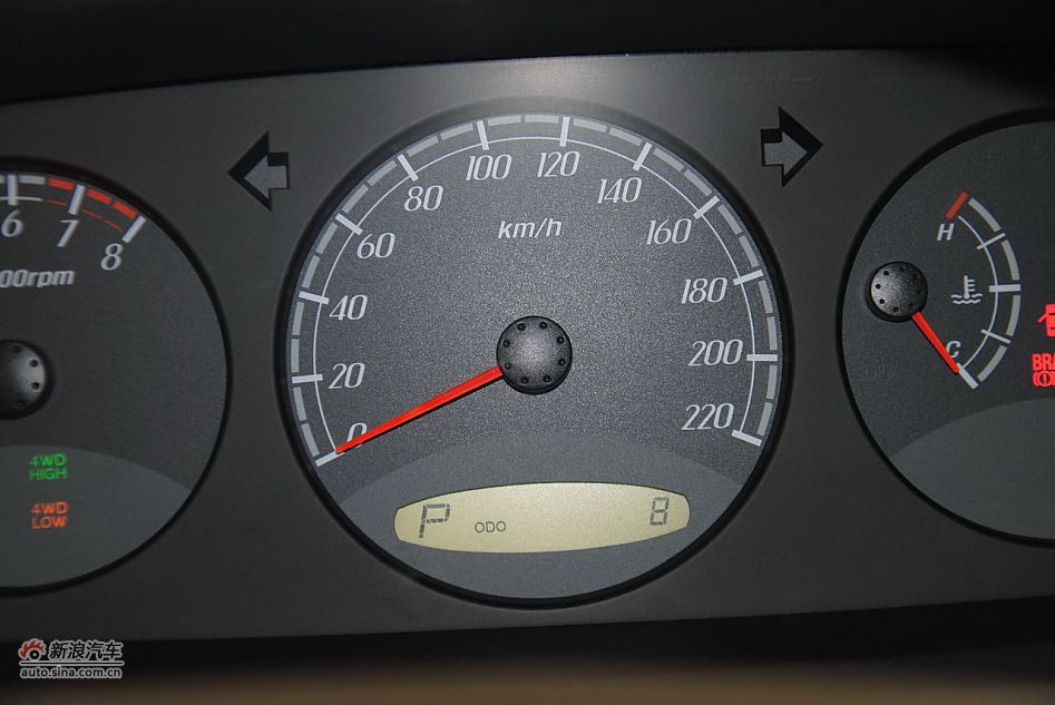 2012款荣威W5 3.2L自动四驱尊域版