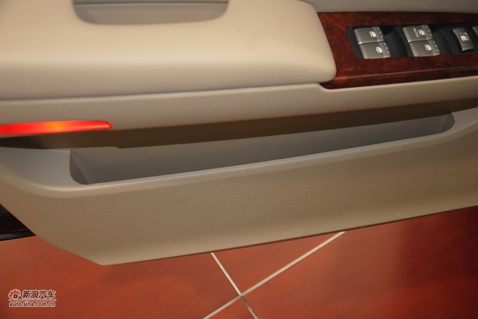 2012款荣威W5 3.2L自动四驱尊域版