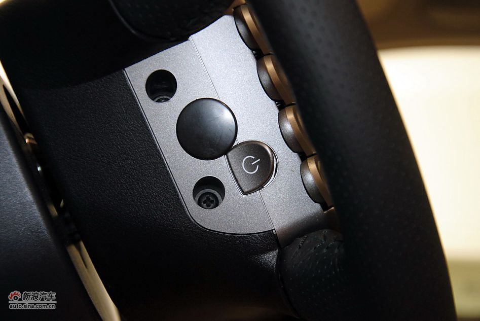 2012款荣威W5 3.2L自动四驱尊域版