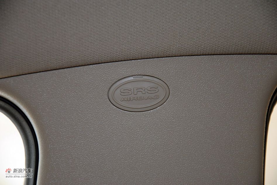 2012款荣威W5 3.2L自动四驱尊域版