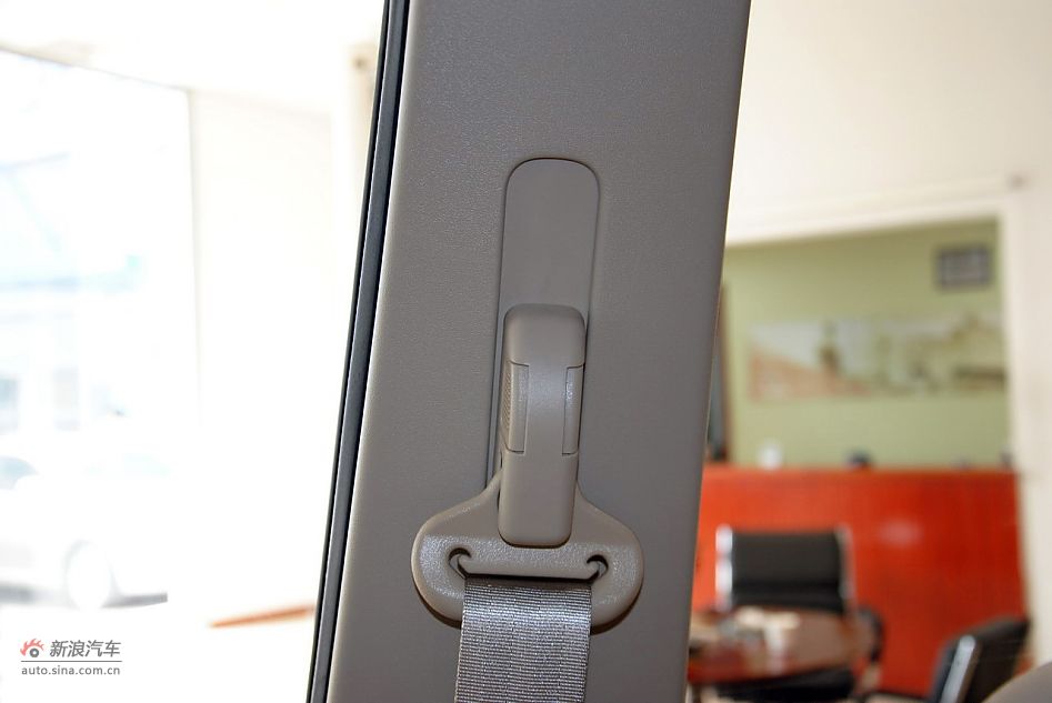 2012款荣威W5 3.2L自动四驱尊域版